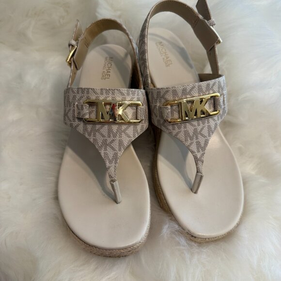 Michael Kors Bundle - Shoes and Clutch - MK design - Vanilla - Picture 4 of 9